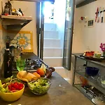 Guya Капри