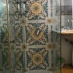 Guya Капри